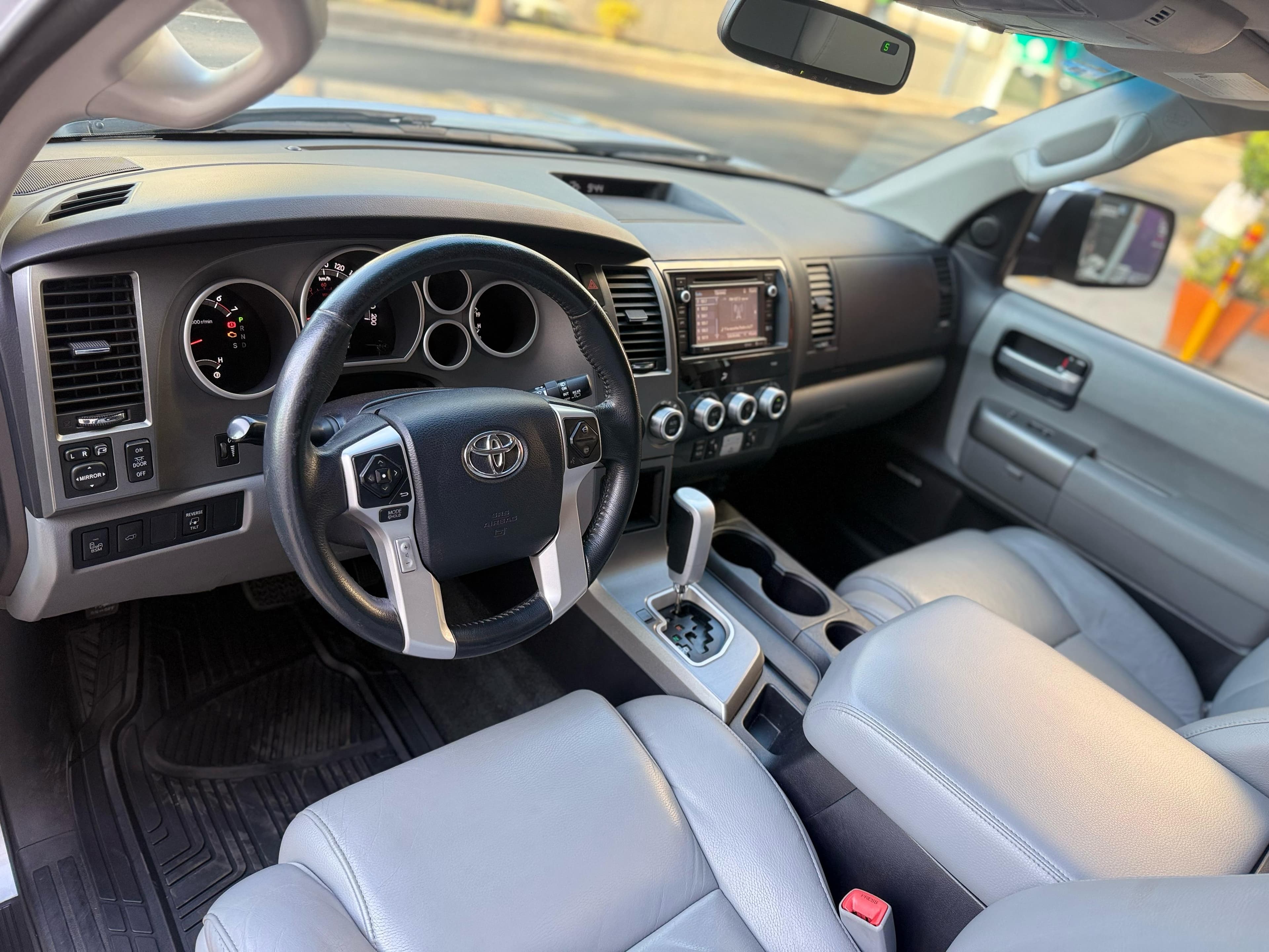 TOYOTA SEQUOIA LIMITED 2017 4X4 — foto 15