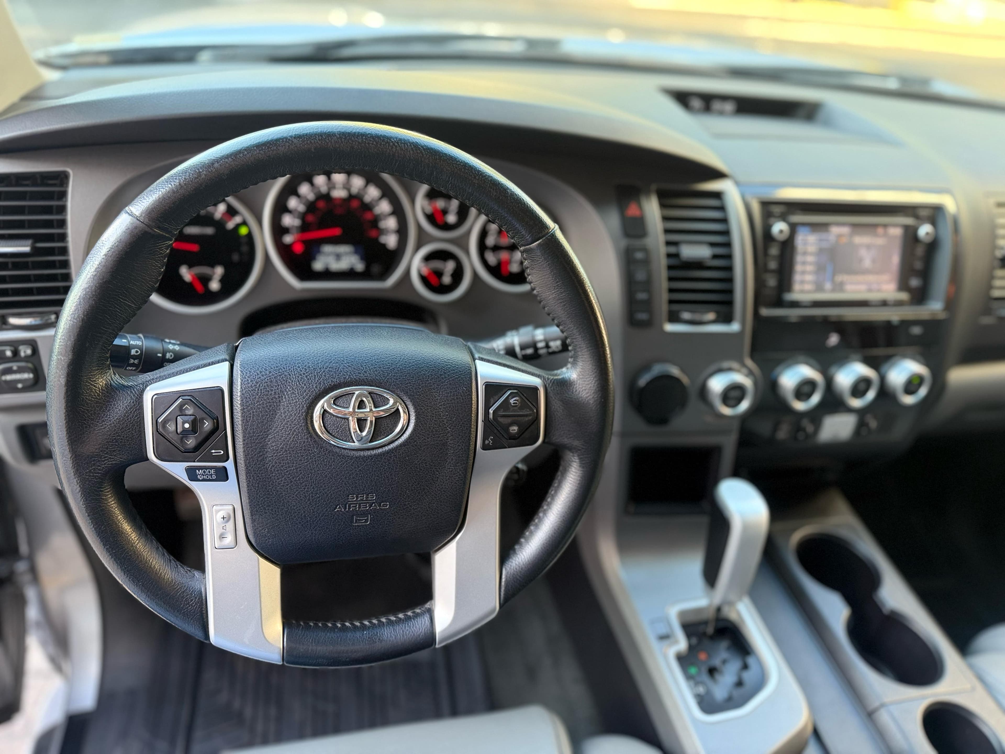 TOYOTA SEQUOIA LIMITED 2017 4X4 — foto 28
