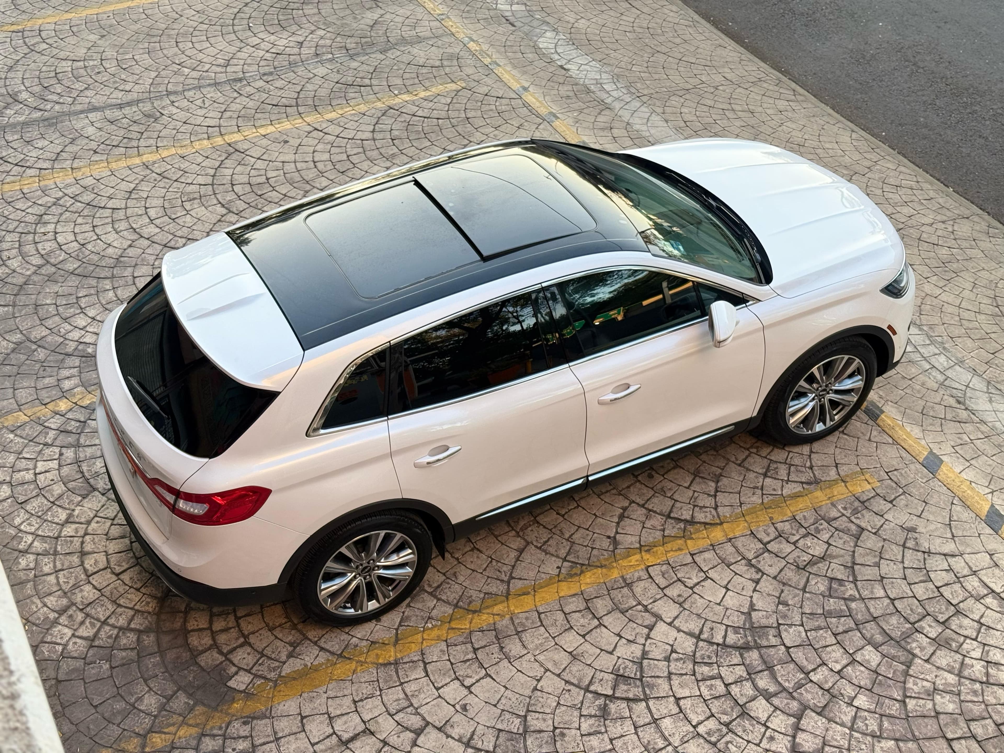 LINCOLN MKX 2017 RESERVE AWD 2.7 TURBO — foto 32