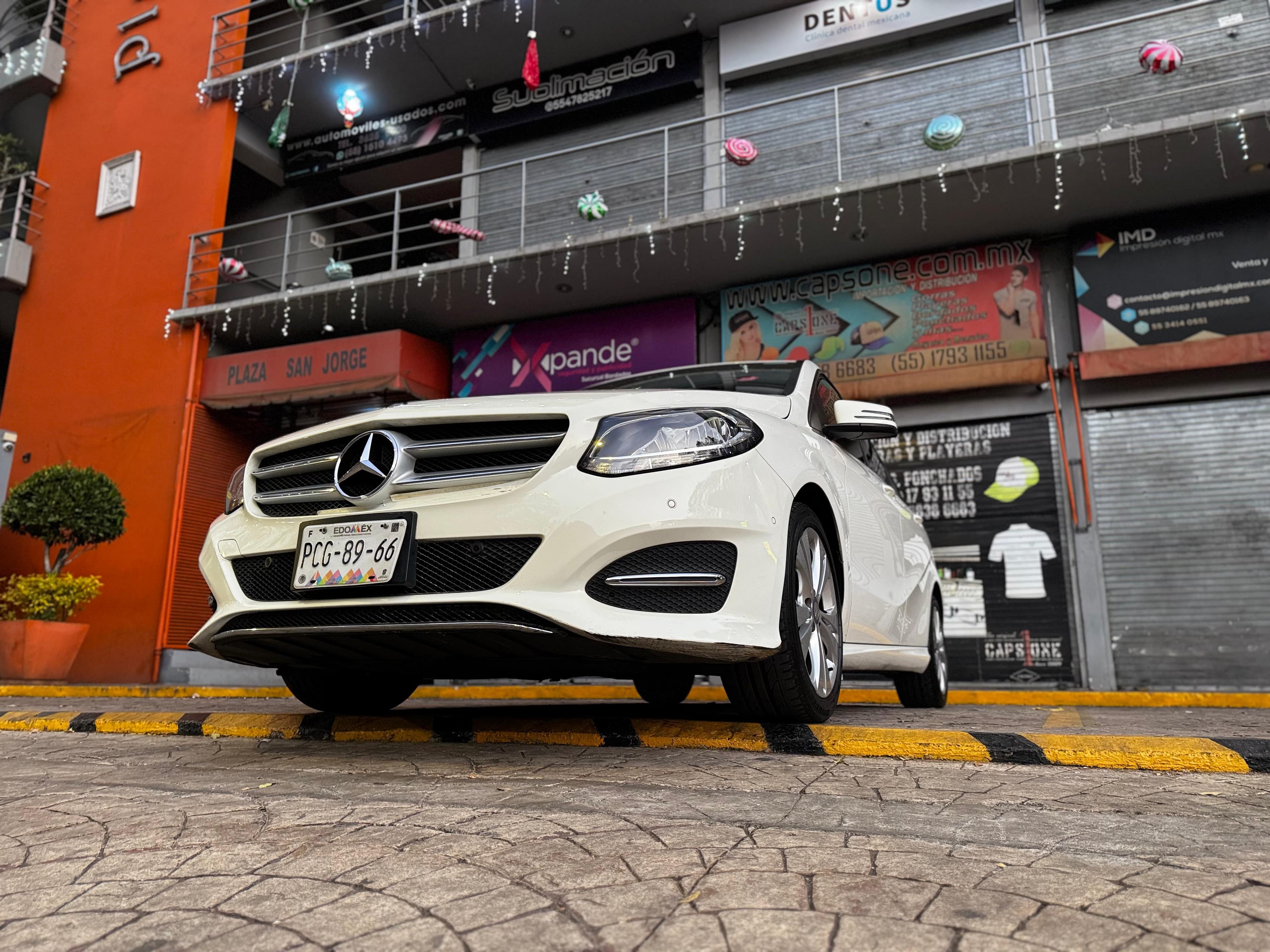 MERCEDES BENZ B 180 CGI 2017 — foto 9