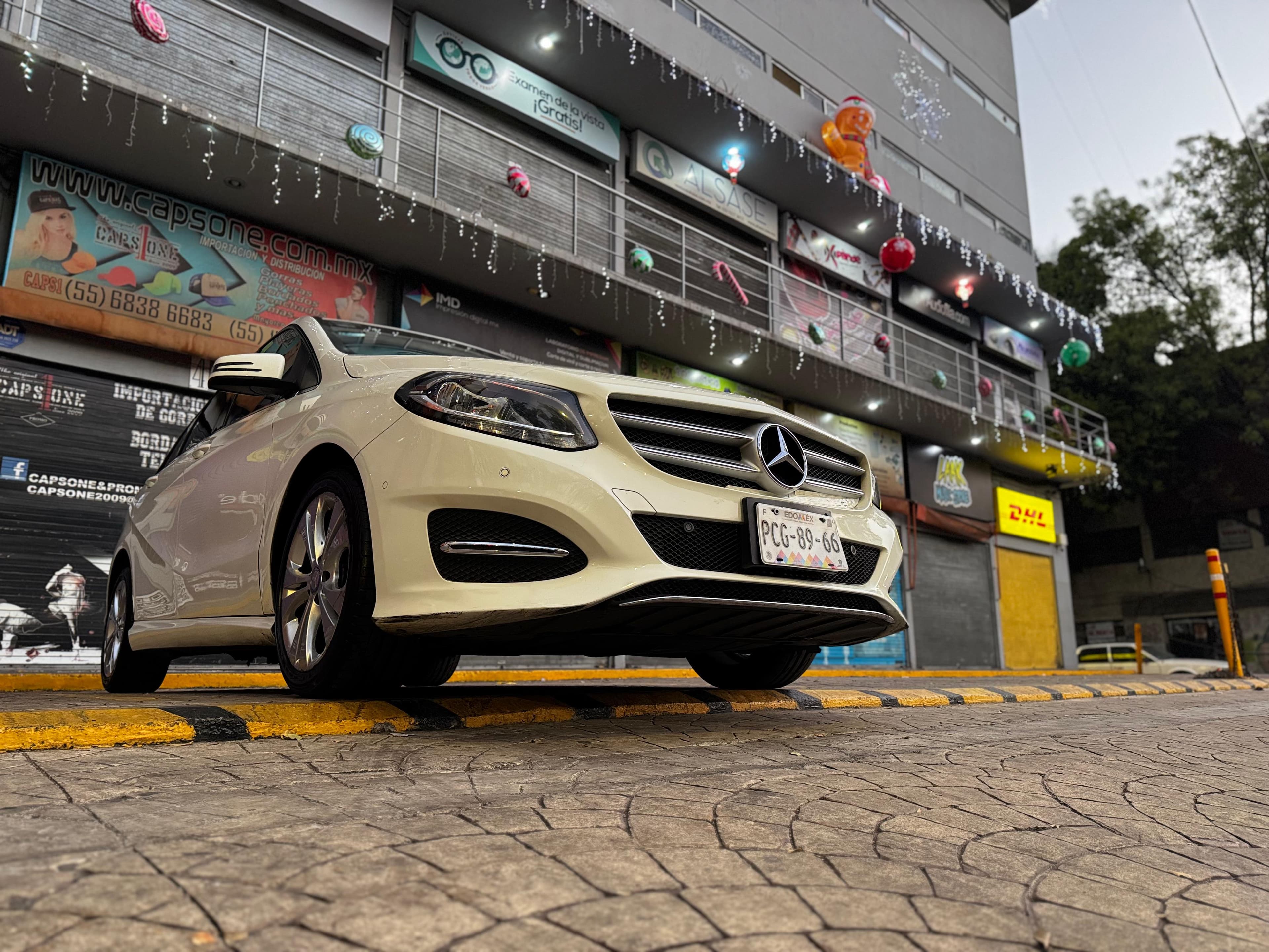 MERCEDES BENZ B 180 CGI 2017 — foto 10