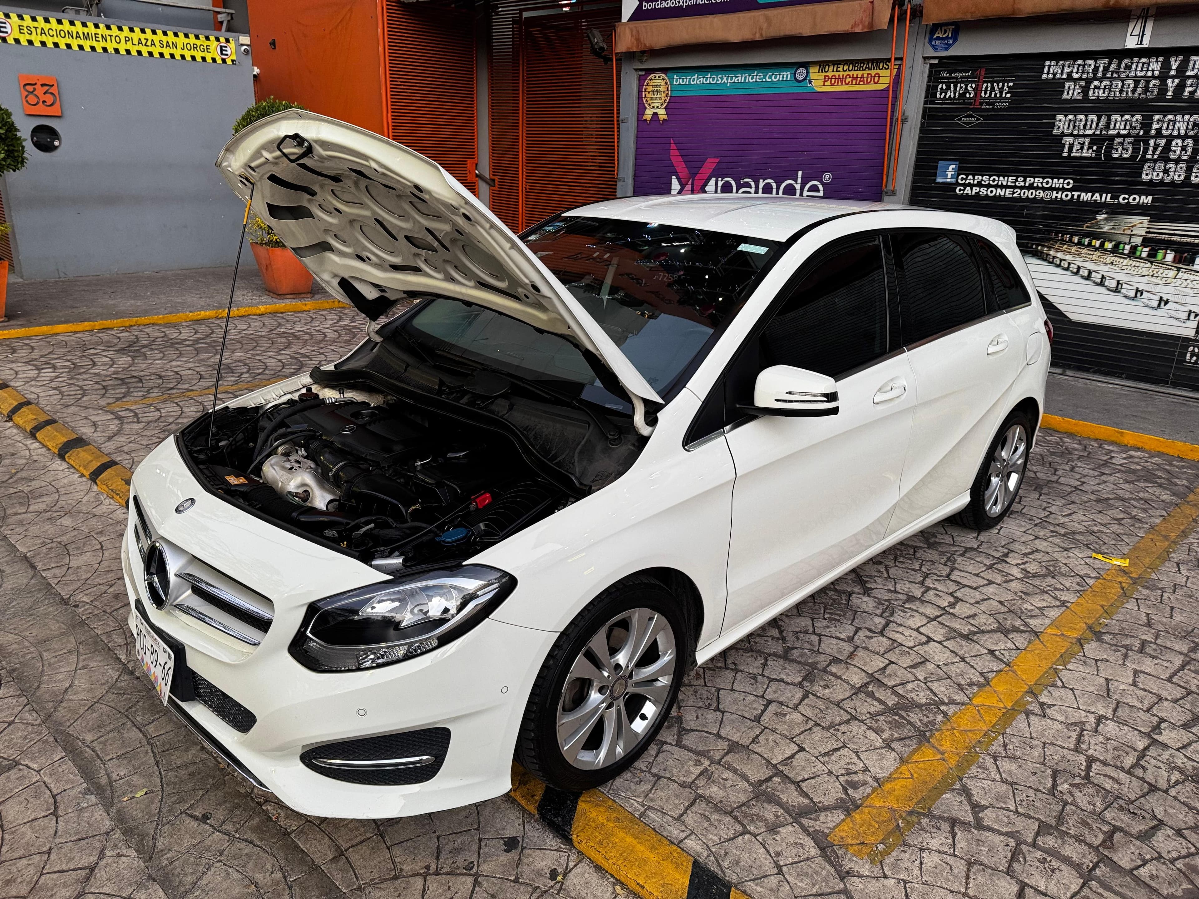 MERCEDES BENZ B 180 CGI 2017 — foto 12