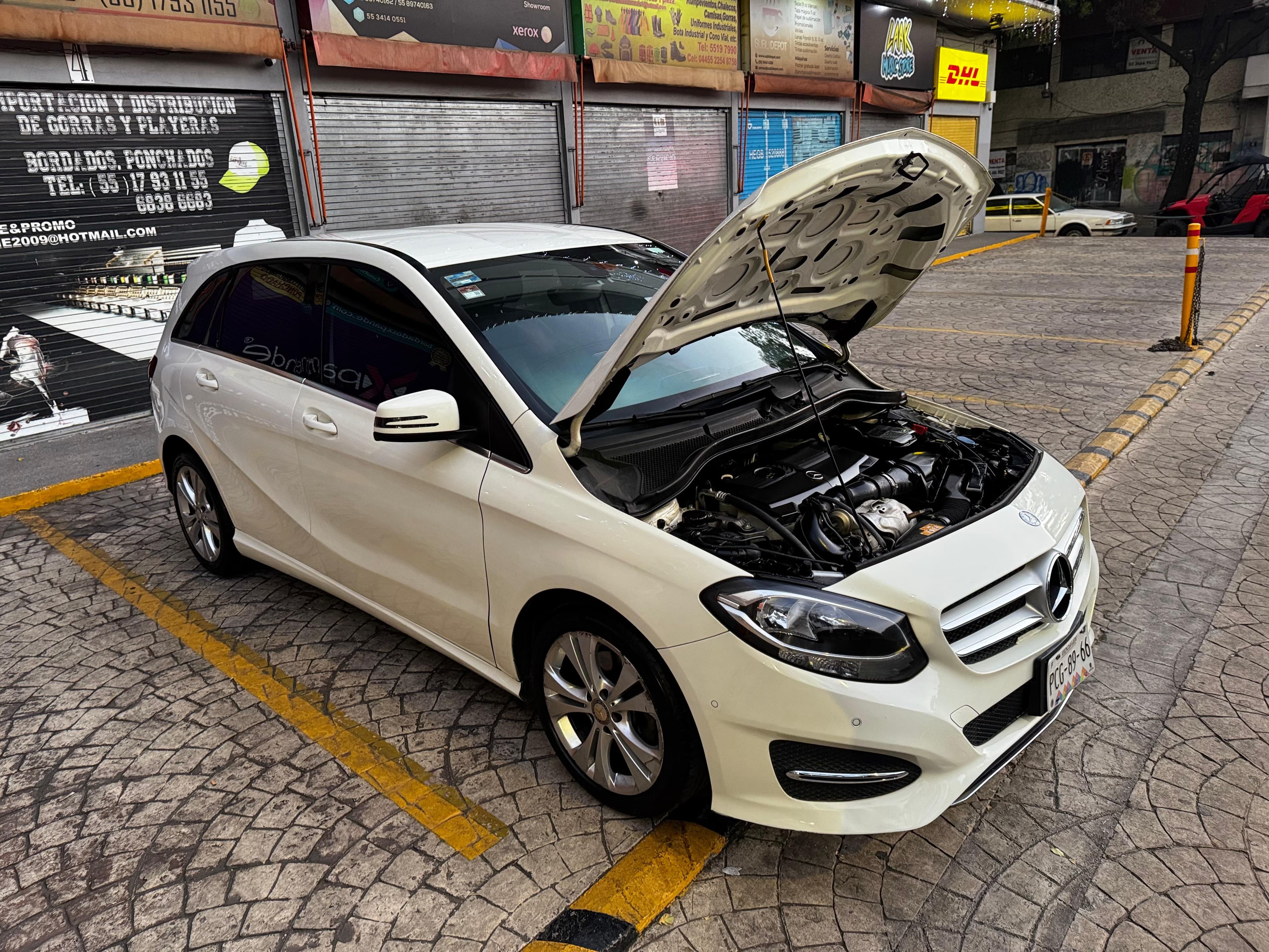 MERCEDES BENZ B 180 CGI 2017 — foto 13