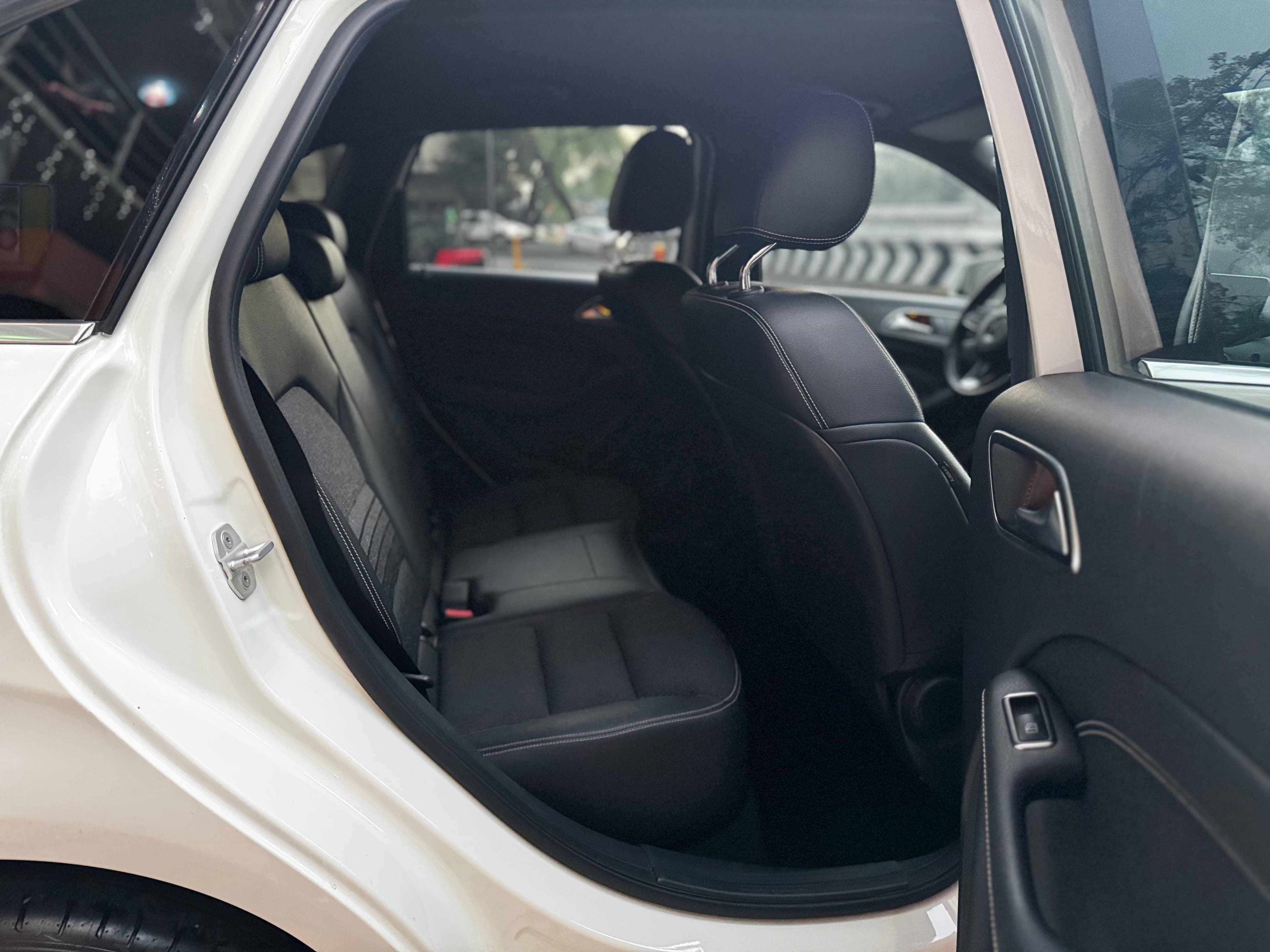 MERCEDES BENZ B 180 CGI 2017 — foto 27