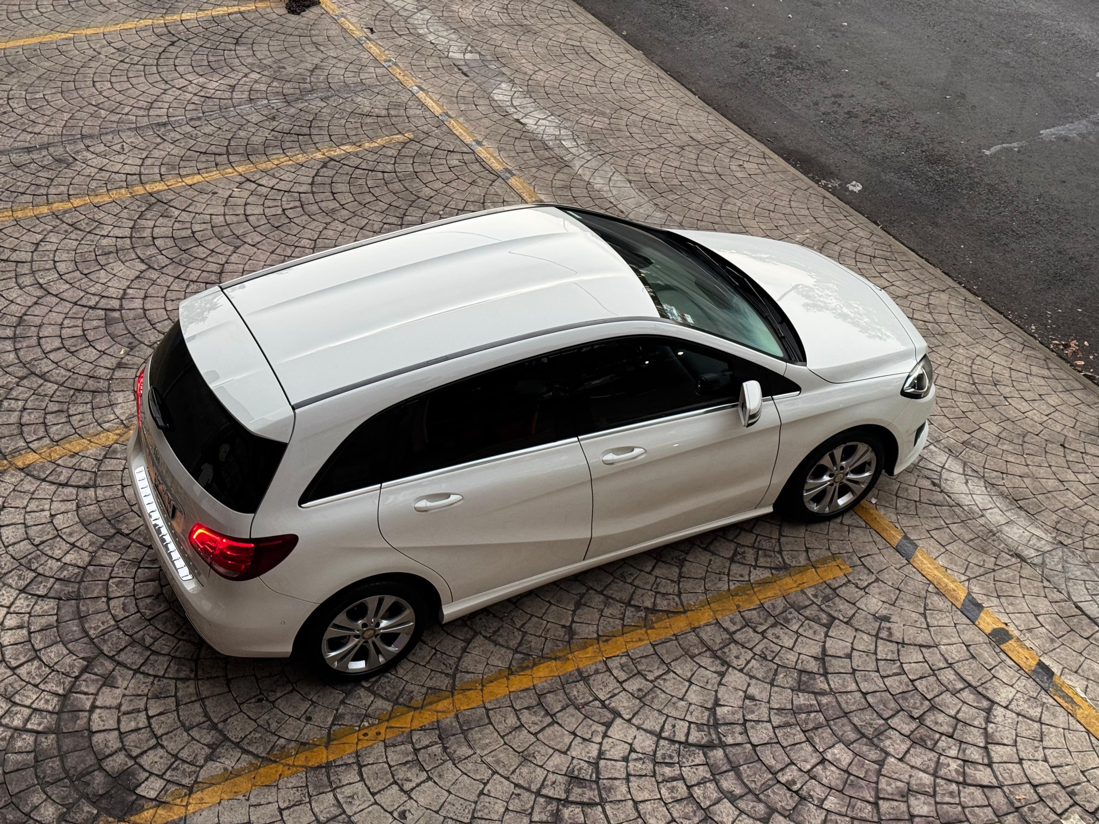 MERCEDES BENZ B 180 CGI 2017 — foto 31