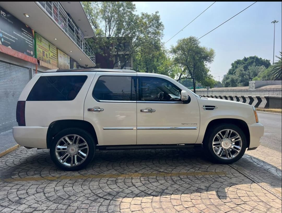 CADILLAC ESCALDE BLINDADA 2013 NIVEL AS3 ASTRATEGICO — foto 3
