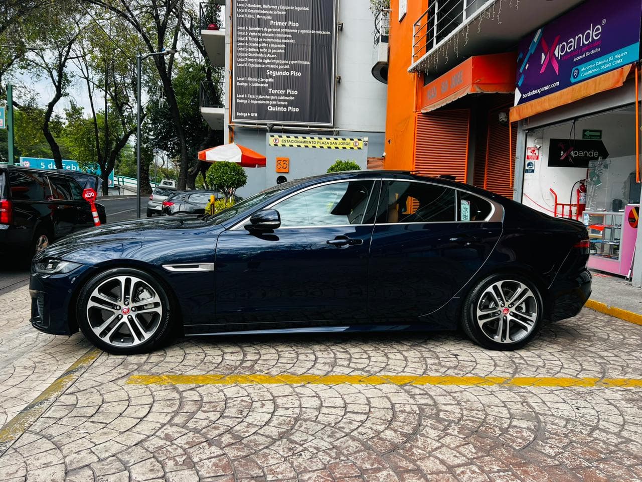 JAGUAR XE R DYNAMIC SE 300PS 2020 — foto 4
