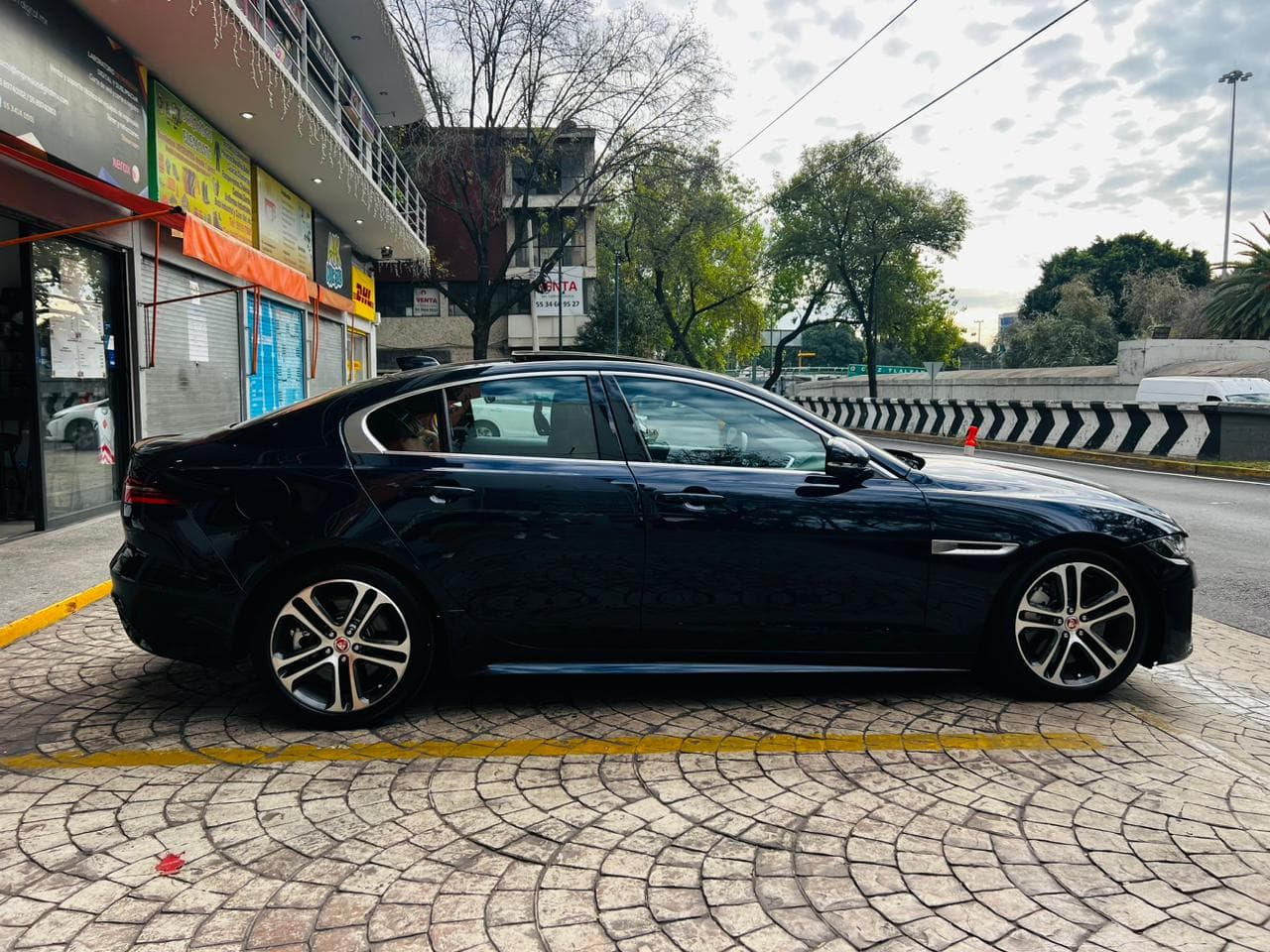 JAGUAR XE R DYNAMIC SE 300PS 2020 — foto 5