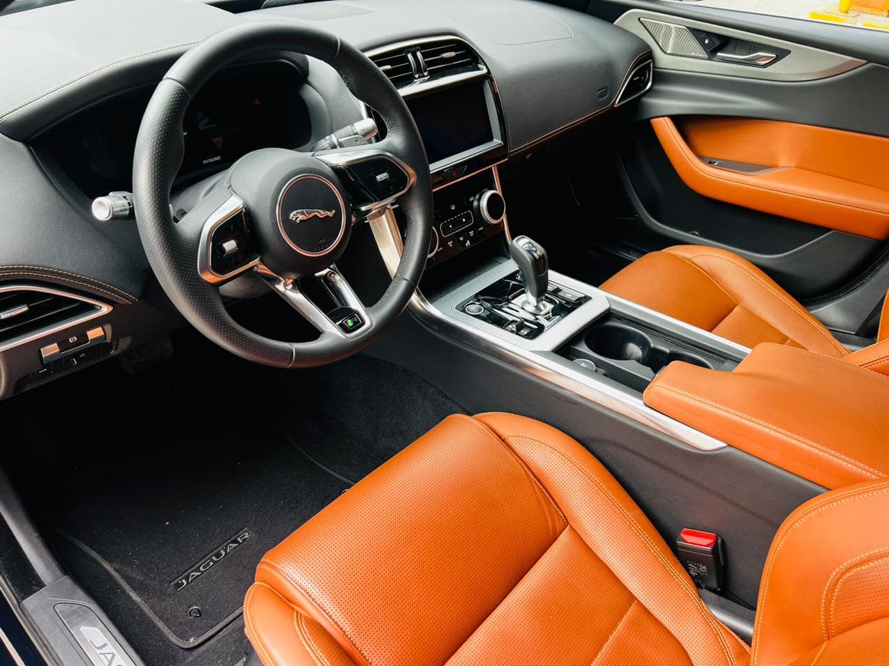 JAGUAR XE R DYNAMIC SE 300PS 2020 — foto 16