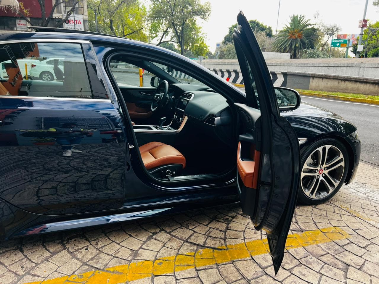 JAGUAR XE R DYNAMIC SE 300PS 2020 — foto 20