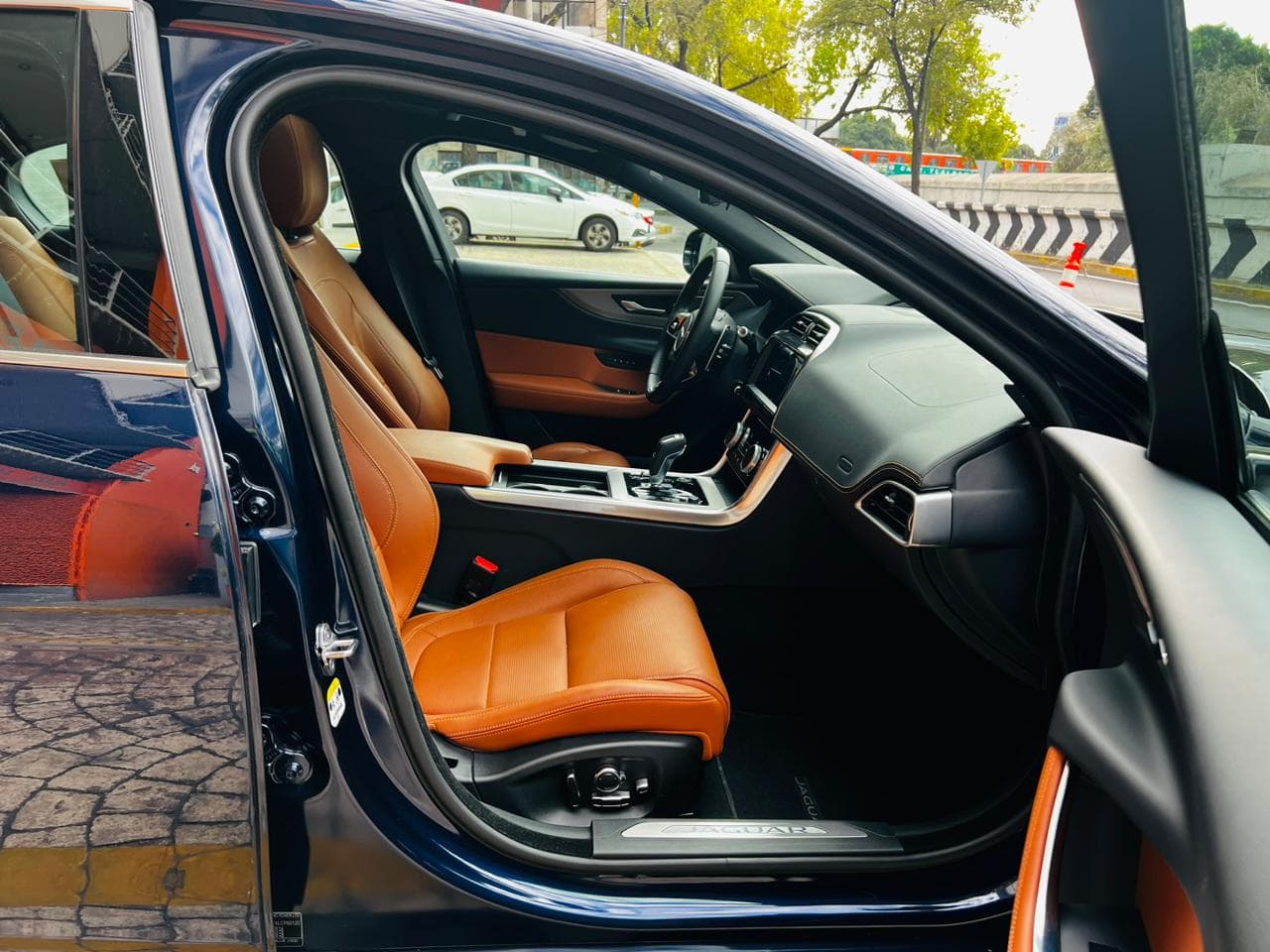 JAGUAR XE R DYNAMIC SE 300PS 2020 — foto 21
