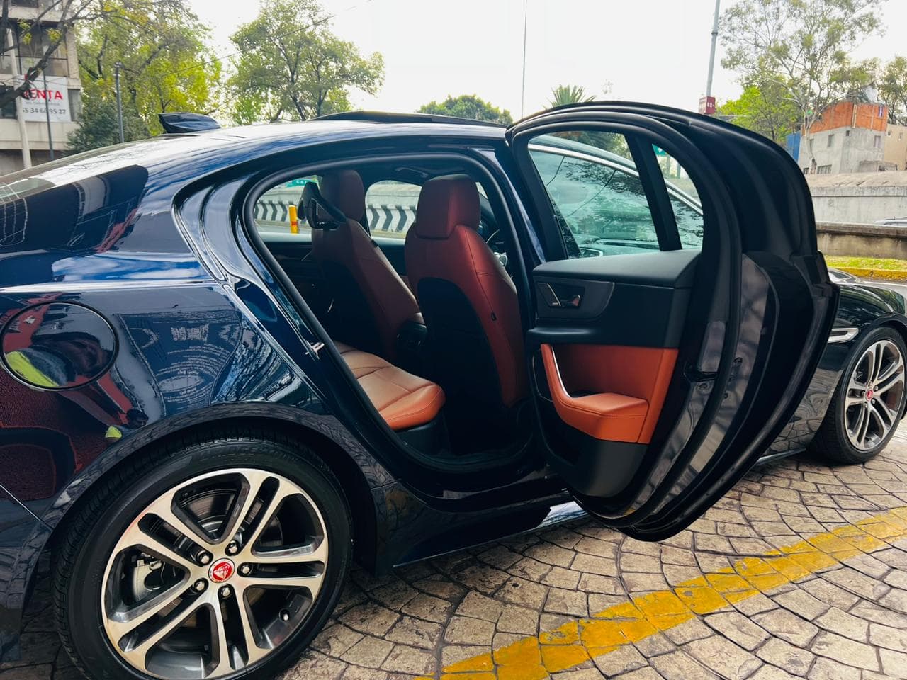 JAGUAR XE R DYNAMIC SE 300PS 2020 — foto 24