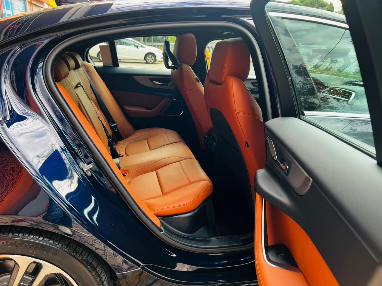 JAGUAR XE R DYNAMIC SE 300PS 2020 — foto 25