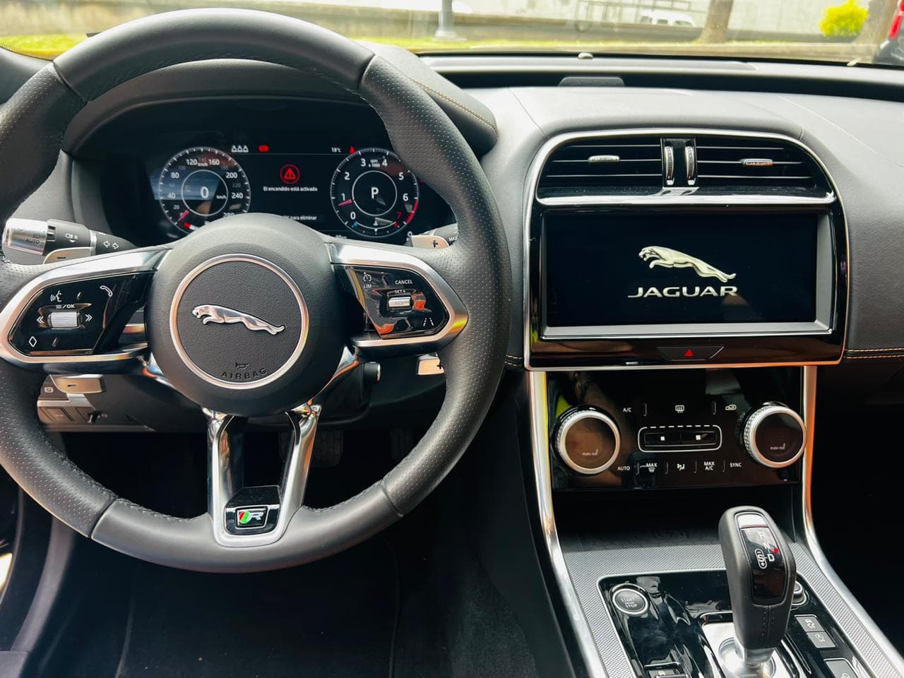 JAGUAR XE R DYNAMIC SE 300PS 2020 — foto 28