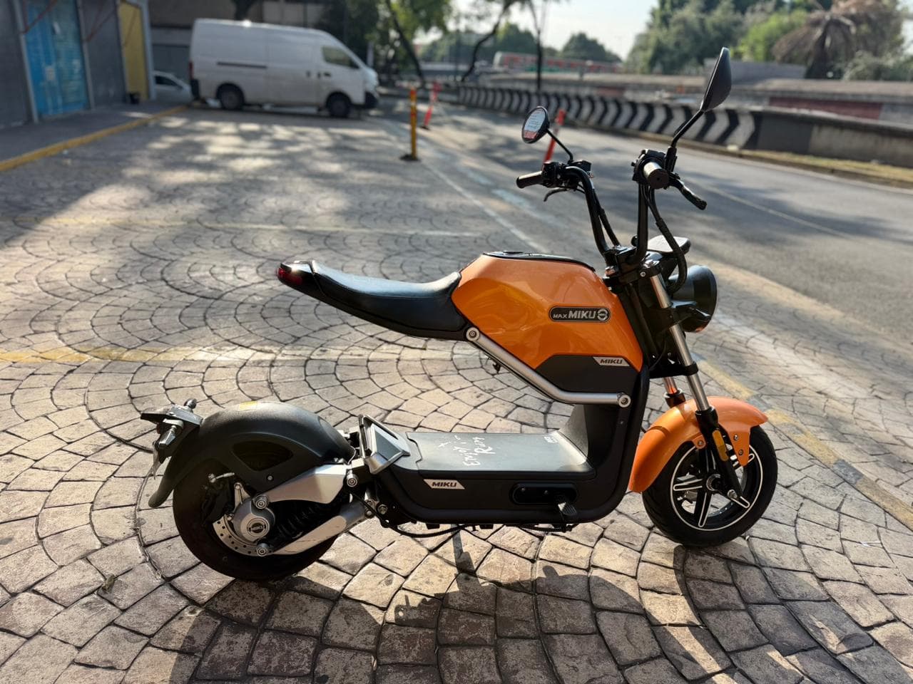 MOTO 100% ELECTRICA SUNRA MIKU MAX 2019 — foto 5