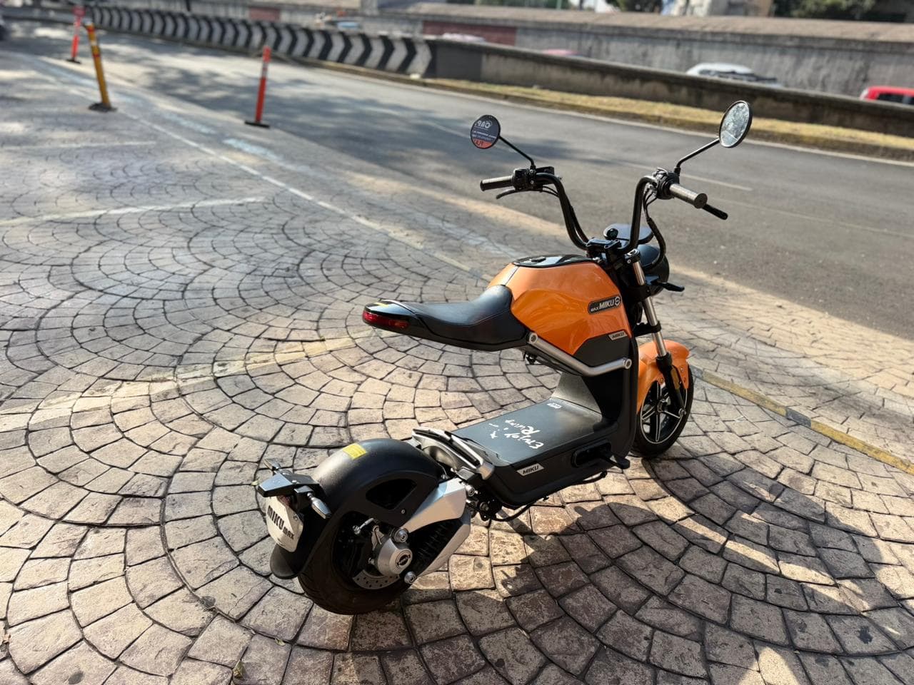 MOTO 100% ELECTRICA SUNRA MIKU MAX 2019 — foto 6