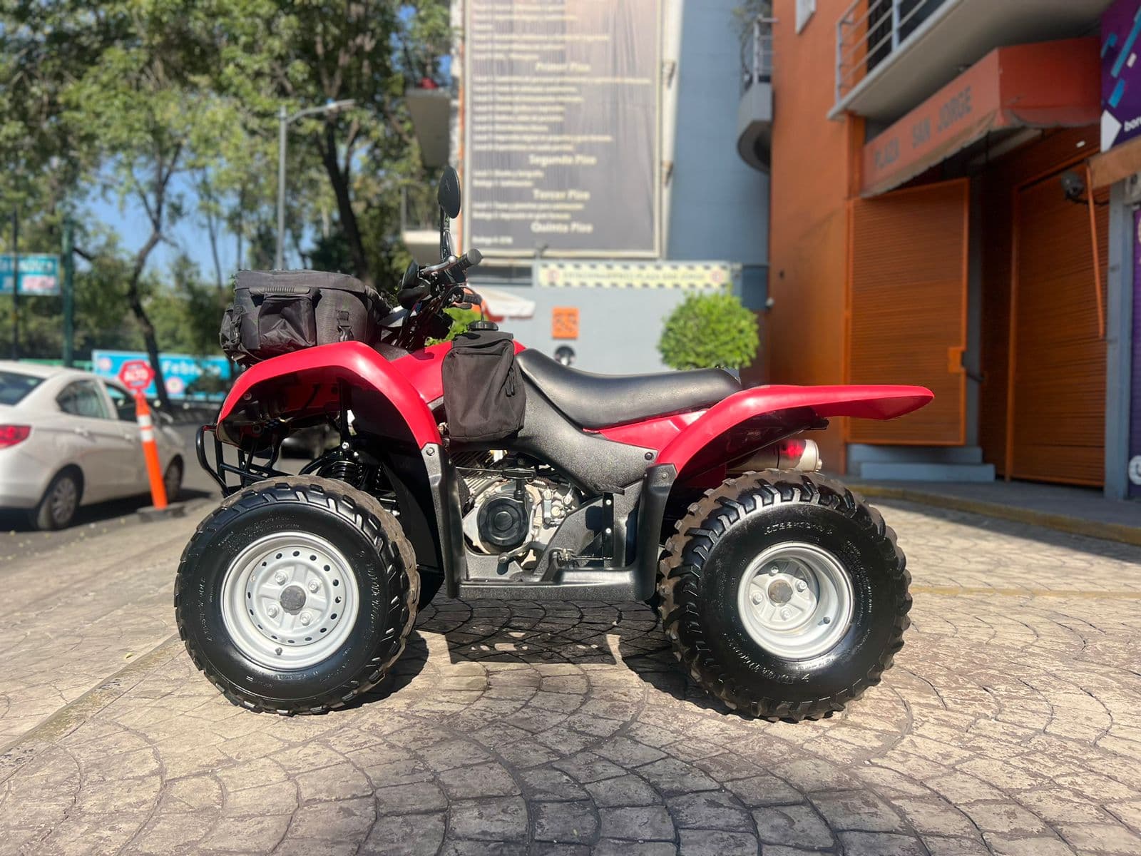 CUATRIMOTO SUZUKI TODO TERRENO LT-F250 2011 — foto 4