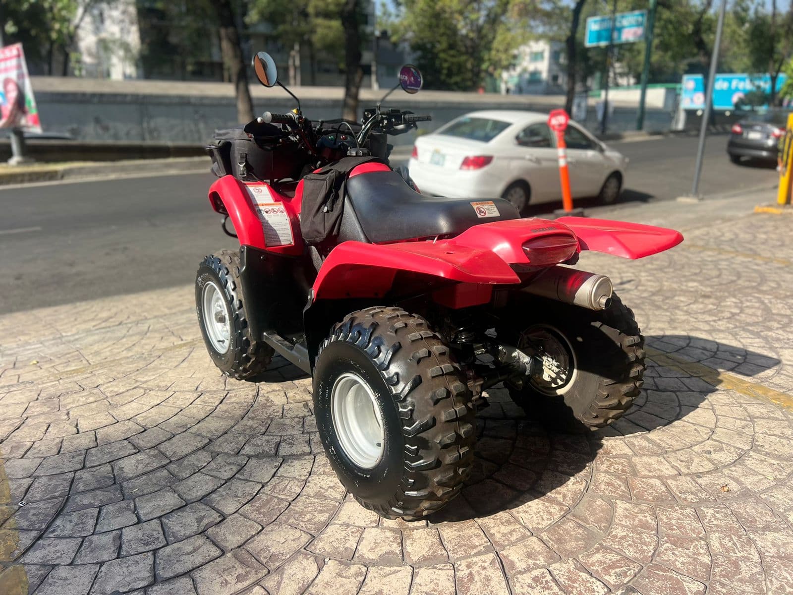 CUATRIMOTO SUZUKI TODO TERRENO LT-F250 2011 — foto 7