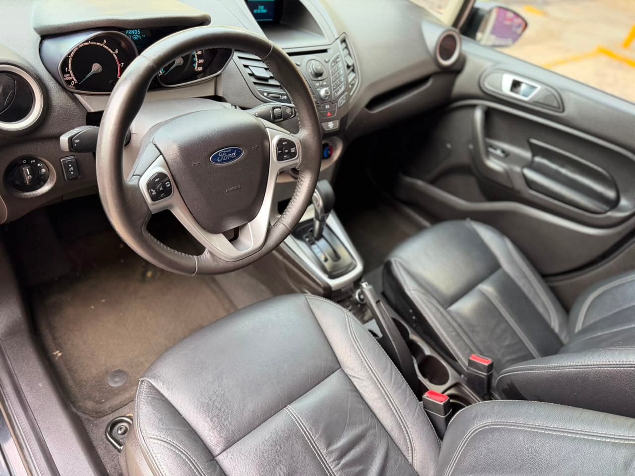FORD FIESTA SE HB 2015 — foto 16