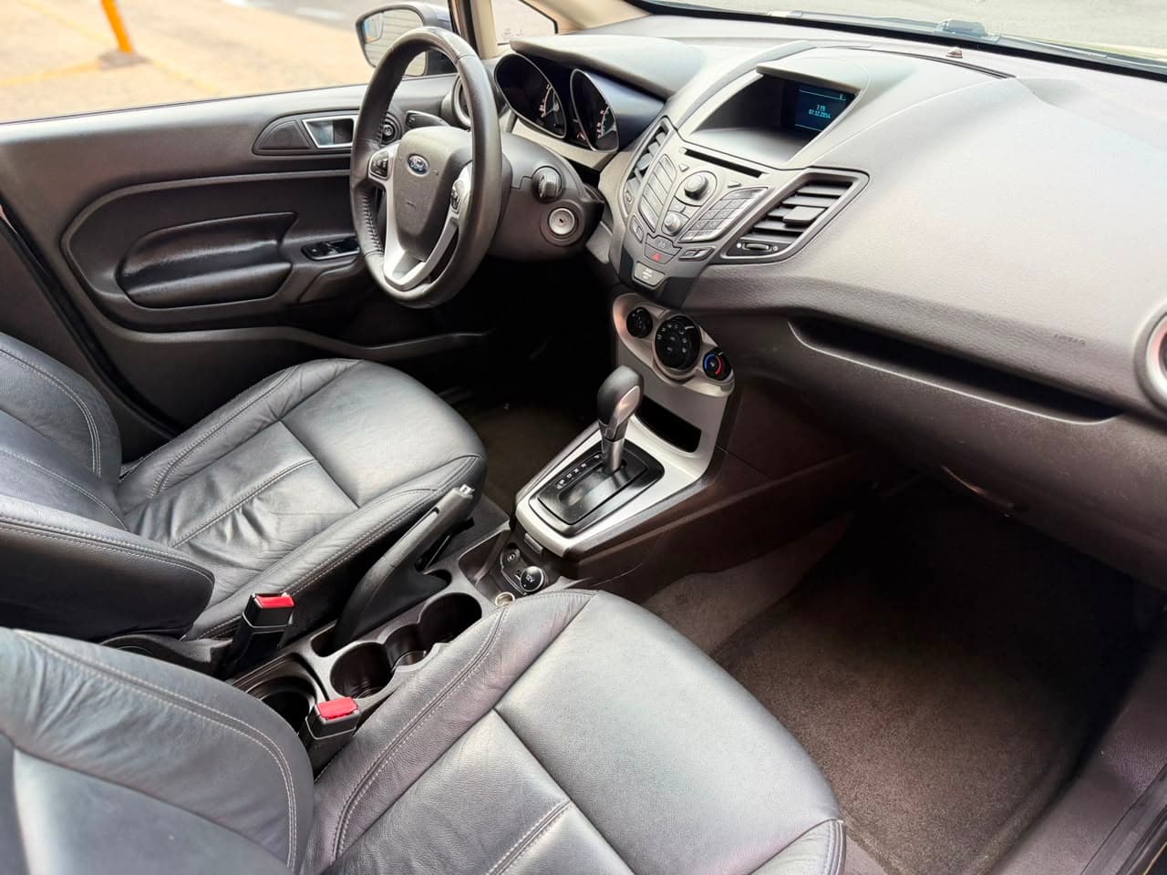 FORD FIESTA SE HB 2015 — foto 24