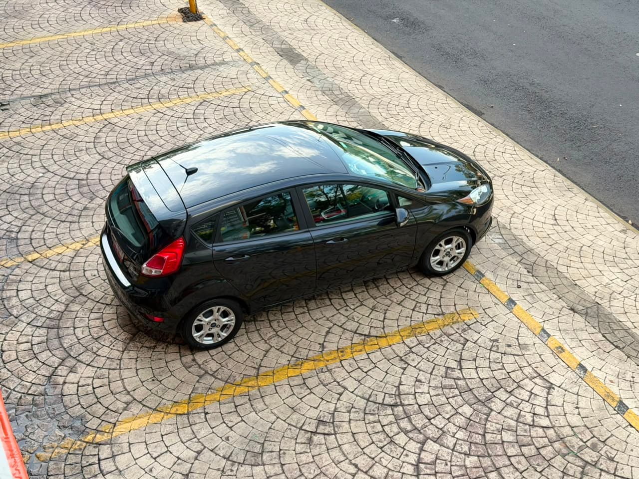 FORD FIESTA SE HB 2015 — foto 32