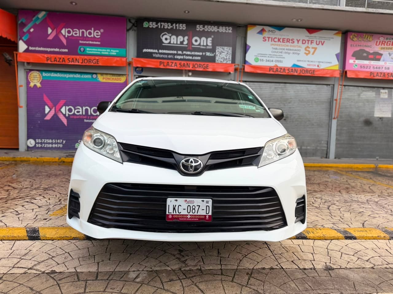 TOYOTA SIENNA CE 2020 — foto 3