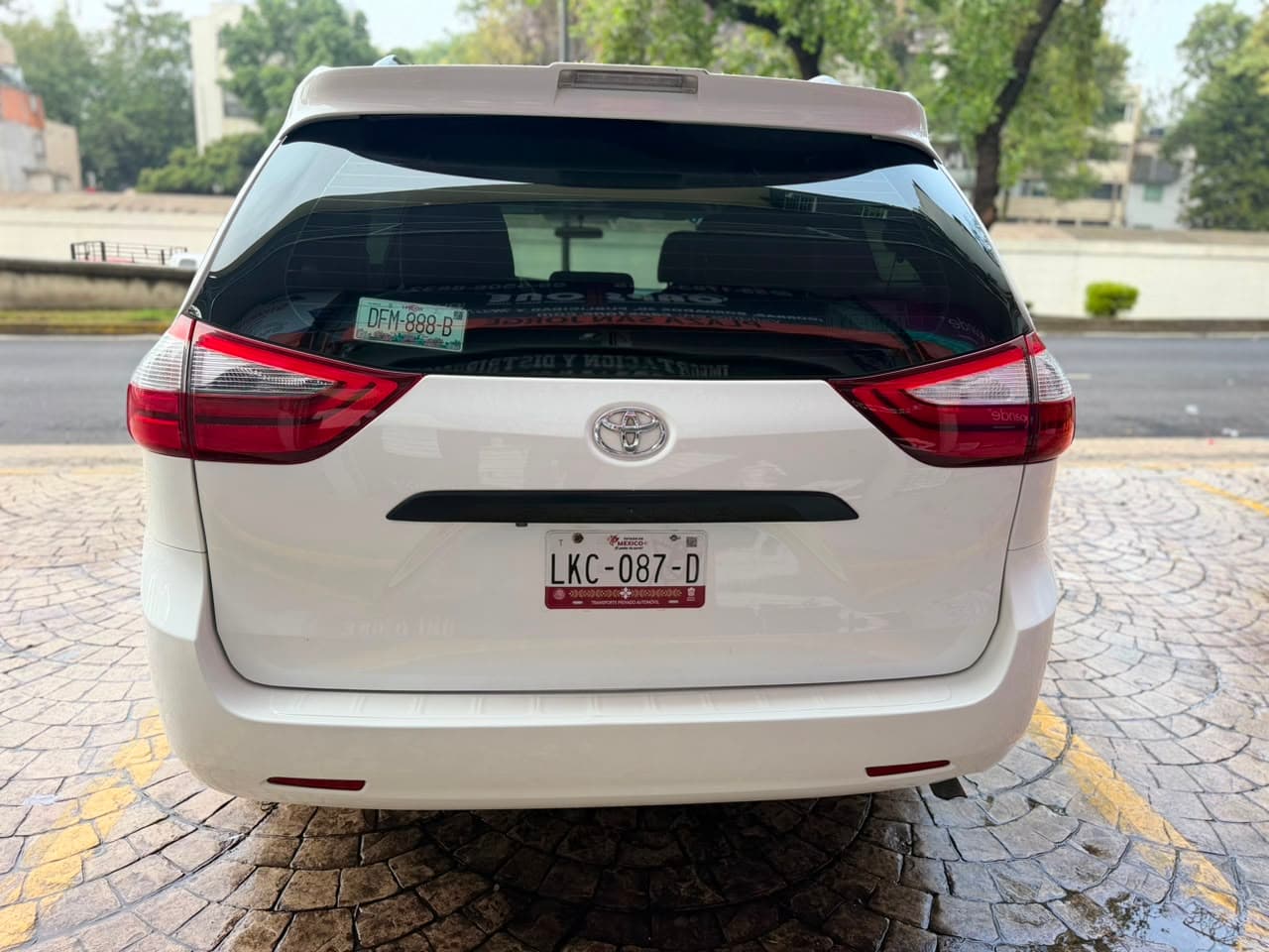 TOYOTA SIENNA CE 2020 — foto 8