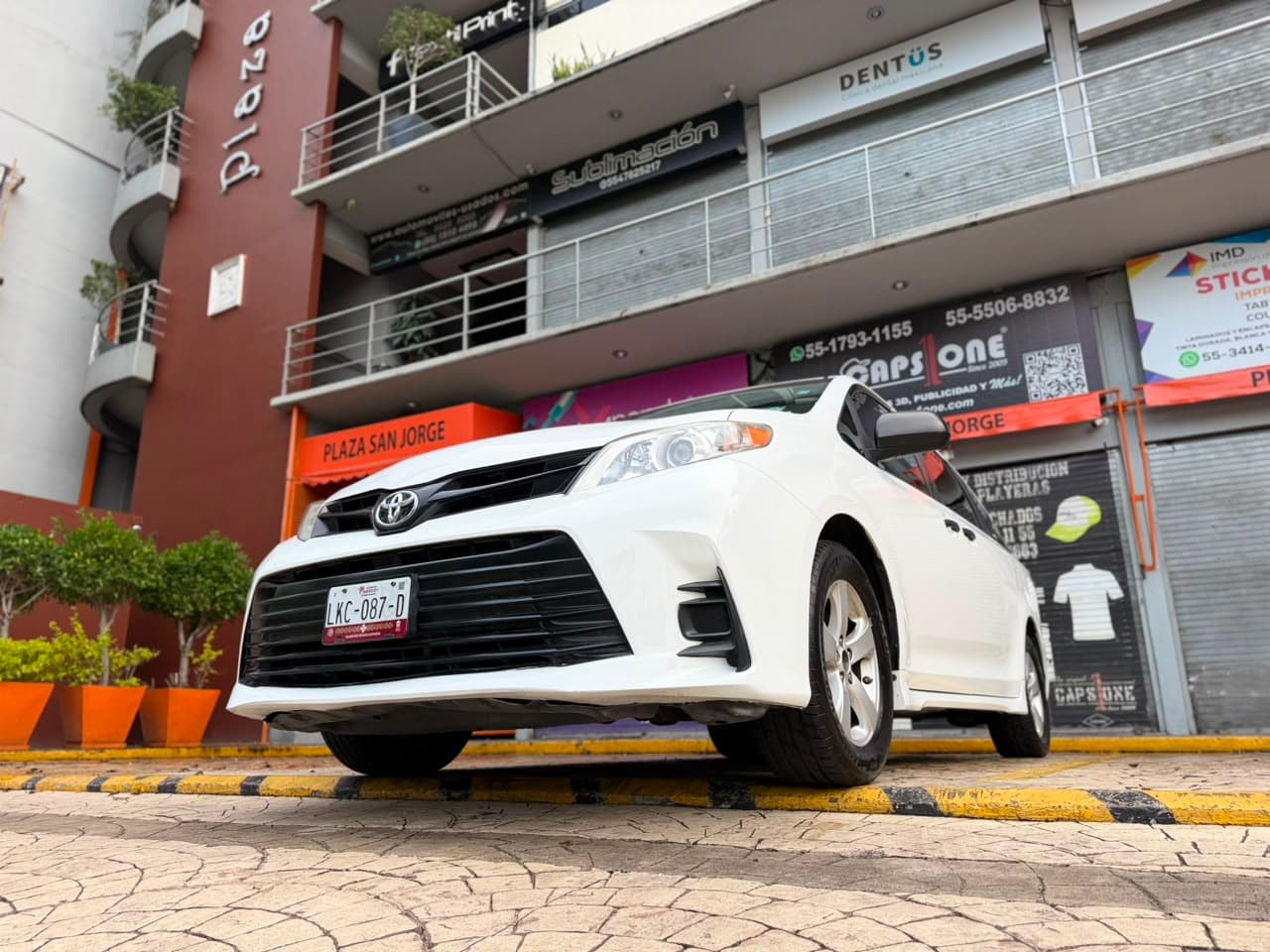 TOYOTA SIENNA CE 2020 — foto 9