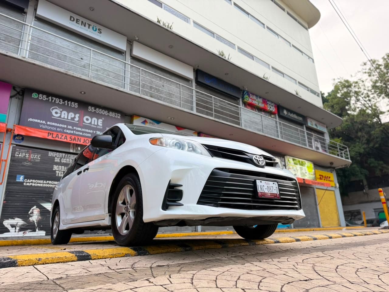 TOYOTA SIENNA CE 2020 — foto 10