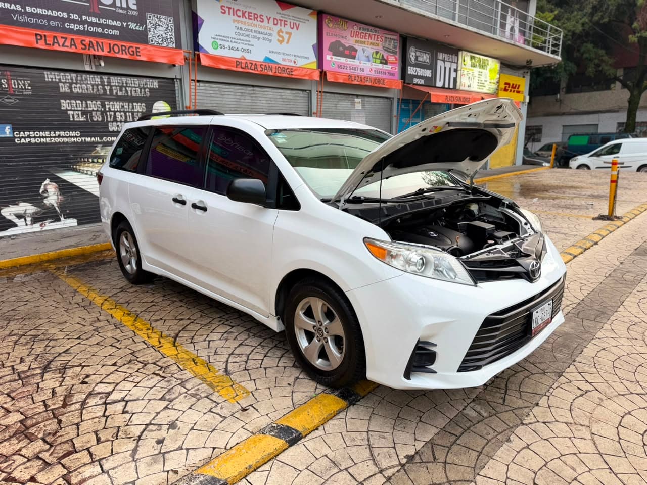 TOYOTA SIENNA CE 2020 — foto 13