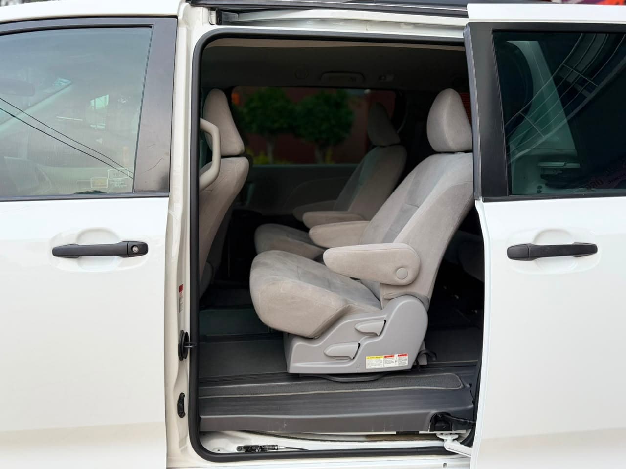 TOYOTA SIENNA CE 2020 — foto 17