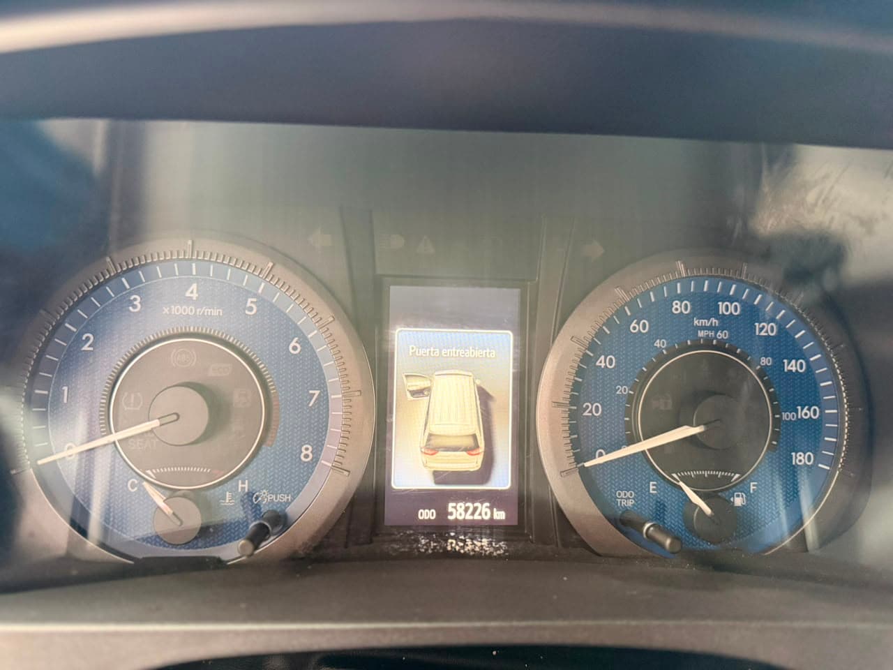 TOYOTA SIENNA CE 2020 — foto 30