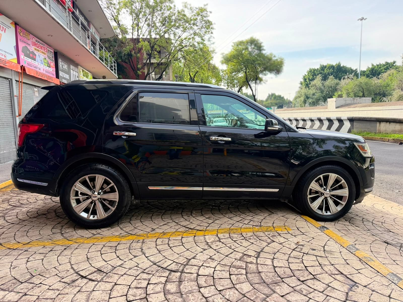 FORD EXPLORER LIMITED 2018 4x4 — foto 5