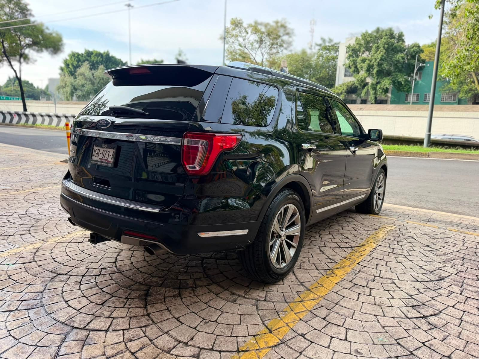 FORD EXPLORER LIMITED 2018 4x4 — foto 6