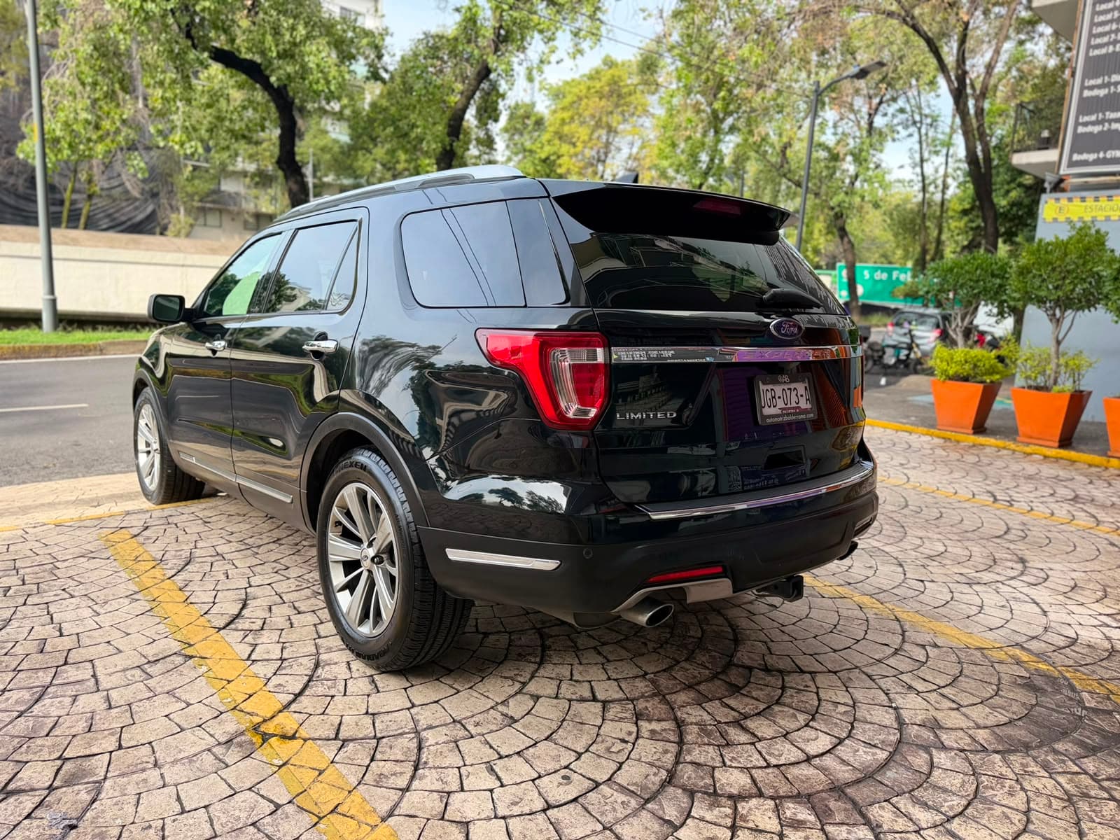 FORD EXPLORER LIMITED 2018 4x4 — foto 7