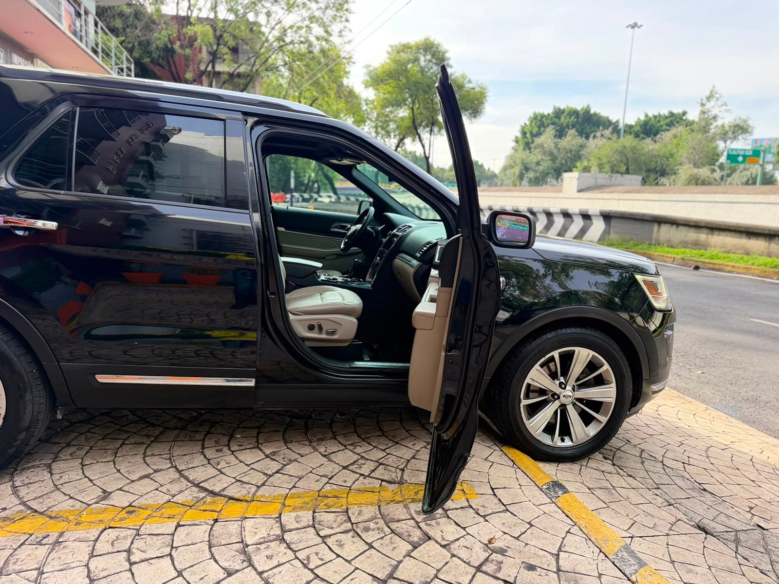 FORD EXPLORER LIMITED 2018 4x4 — foto 23