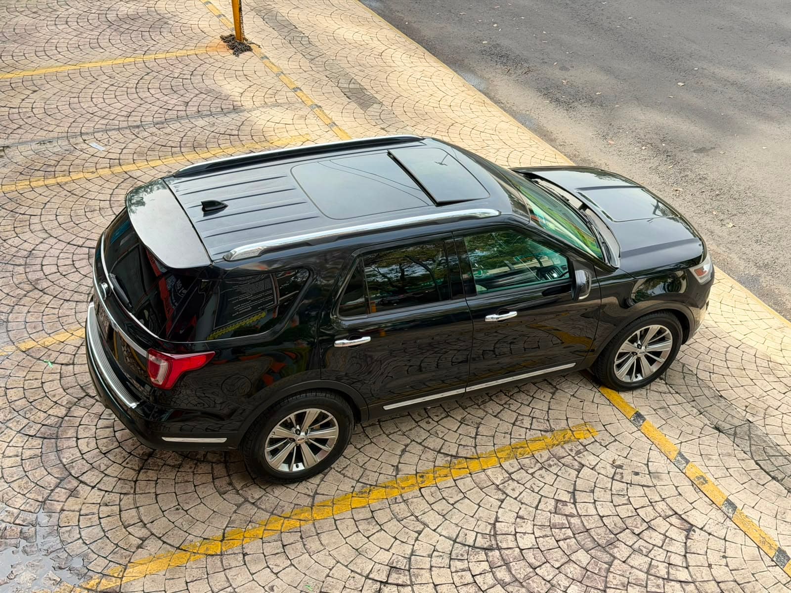 FORD EXPLORER LIMITED 2018 4x4 — foto 34
