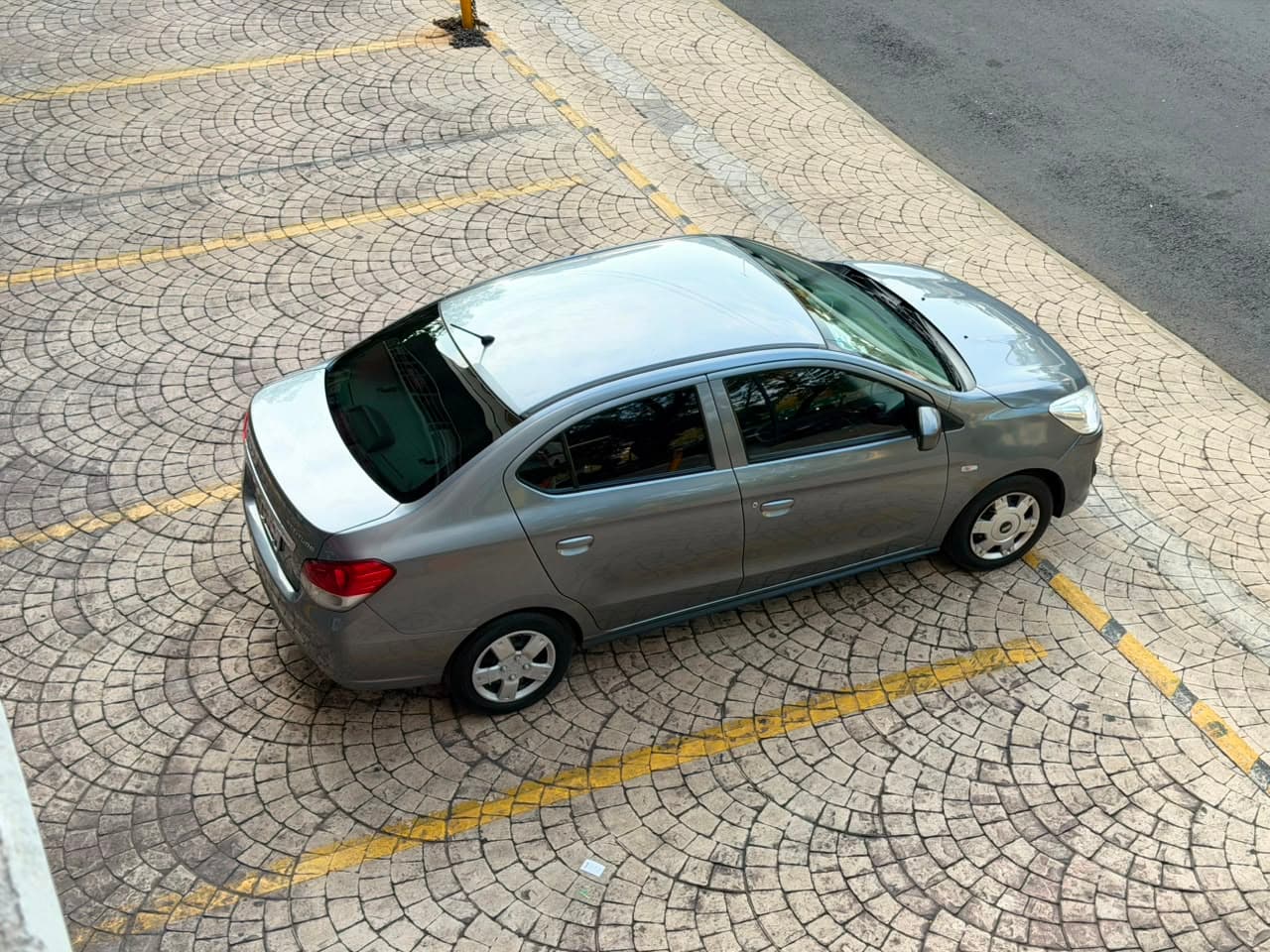 DODGE ATTITUDE SE 2023 — foto 31
