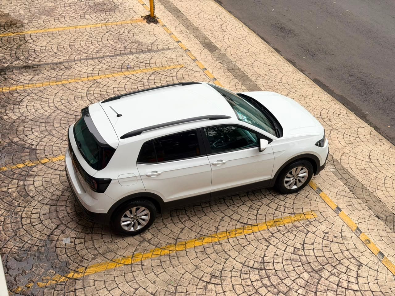 VOLKSWAGEN T-CROSS TRENDLINE 2024 — foto 32