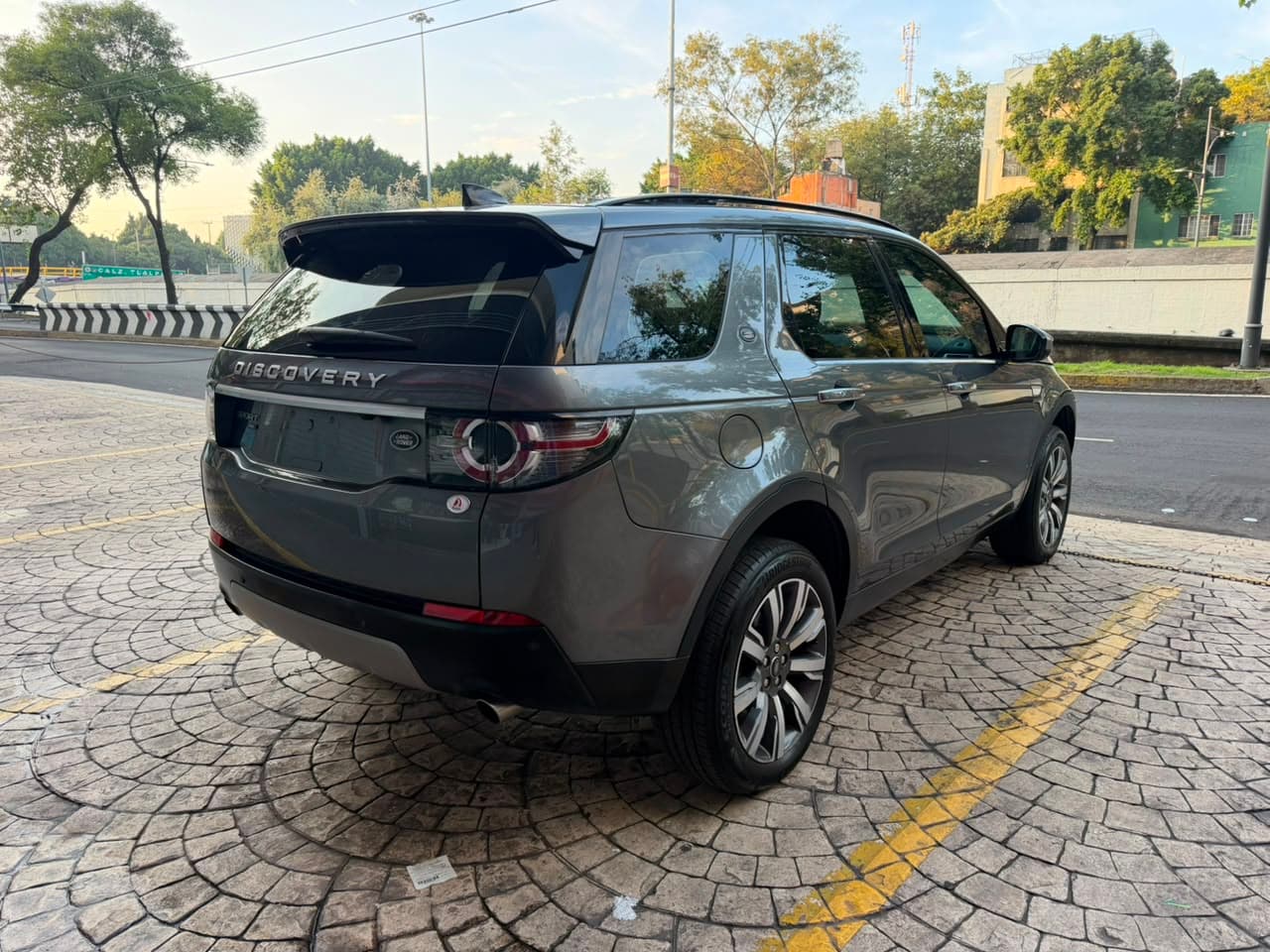LAND ROVER DISCOVERY SPORT 2018 — foto 6